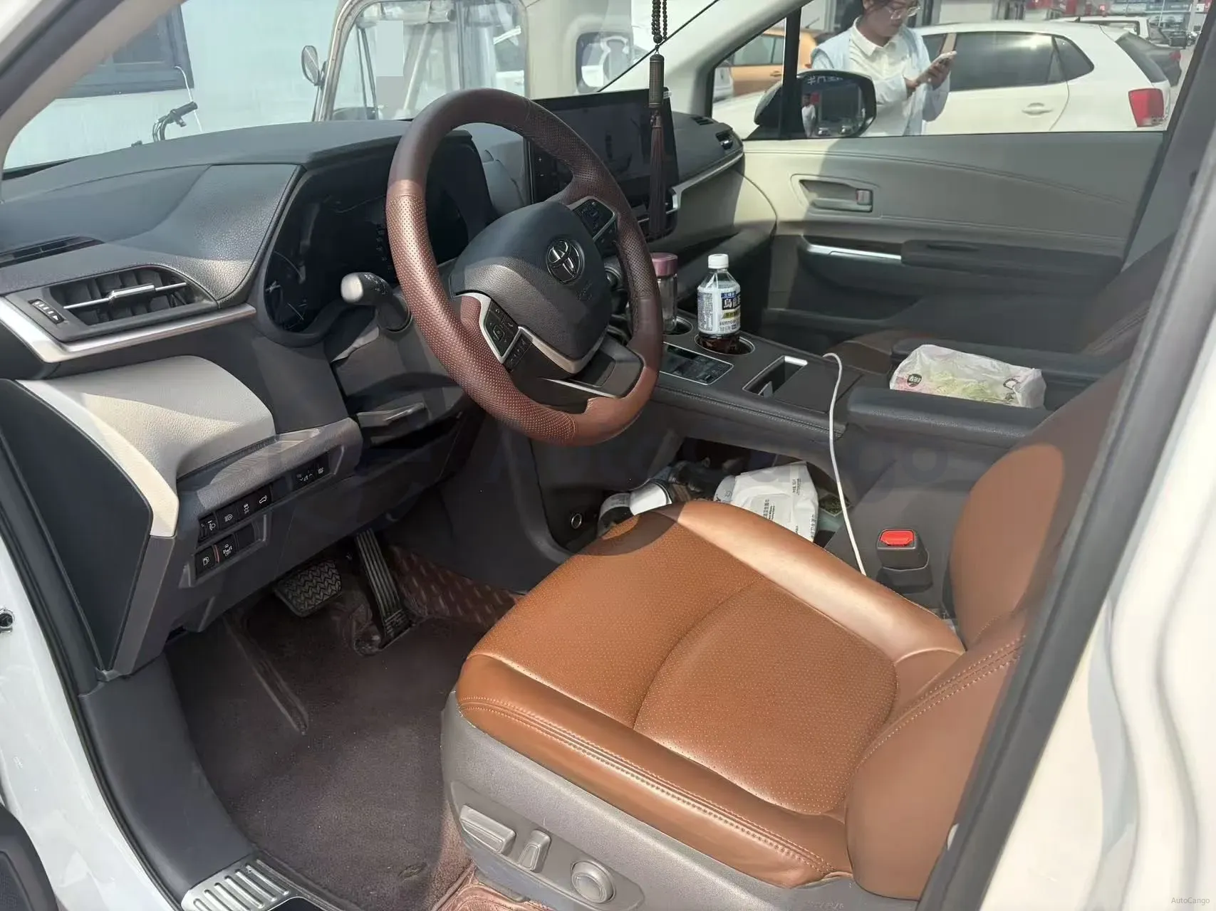 2023 Toyota Granvia 2.5L 189HP L4 E-CVT Hybrid,autocango,china used car exporter,china ev exporter,chinese used car exporter,chinese used ev exporter