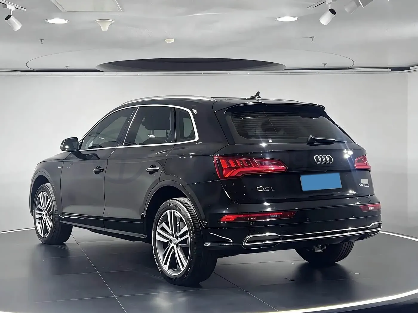 2020 Audi Q5L 2.0T 252HP L4 7DCT,autocango,china used car exporter,china ev exporter,chinese used car exporter,chinese used ev exporter