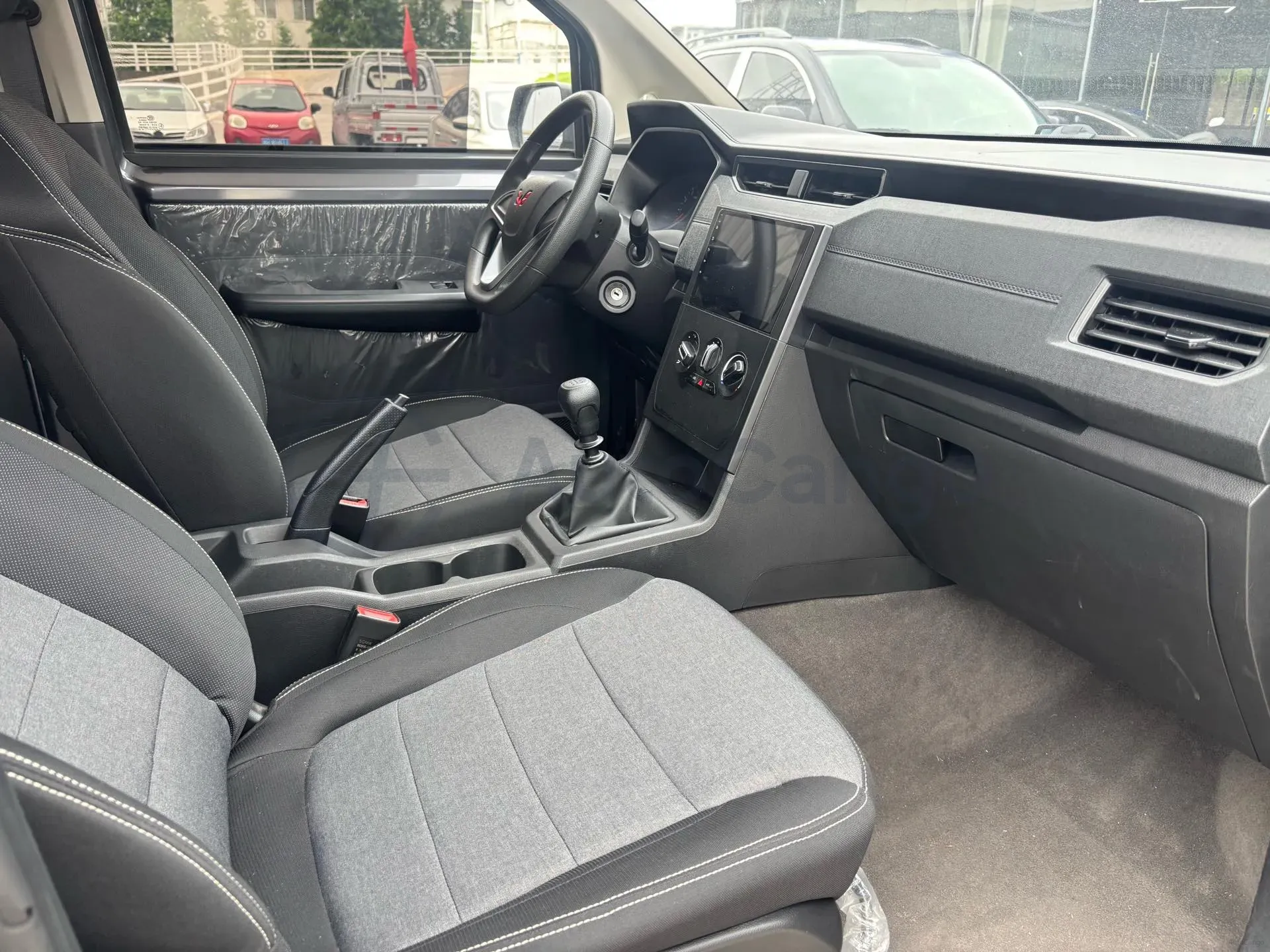 2022 WuLing ZhengChen 2.0L 136HP L4 6MT,autocango,china used car exporter,china ev exporter,chinese used car exporter,chinese used ev exporter