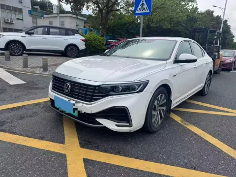 2022 VOLKSWAGEN PASSAT,autocango,china used car exporter,china ev exporter,chinese used car exporter,chinese used ev exporter
