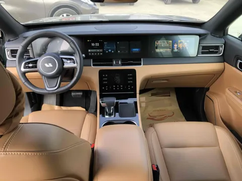 2021 Li ONE Range Extended 131HP REEV 40.5KWH,autocango,china used car exporter,china ev exporter,chinese used car exporter,chinese used ev exporter