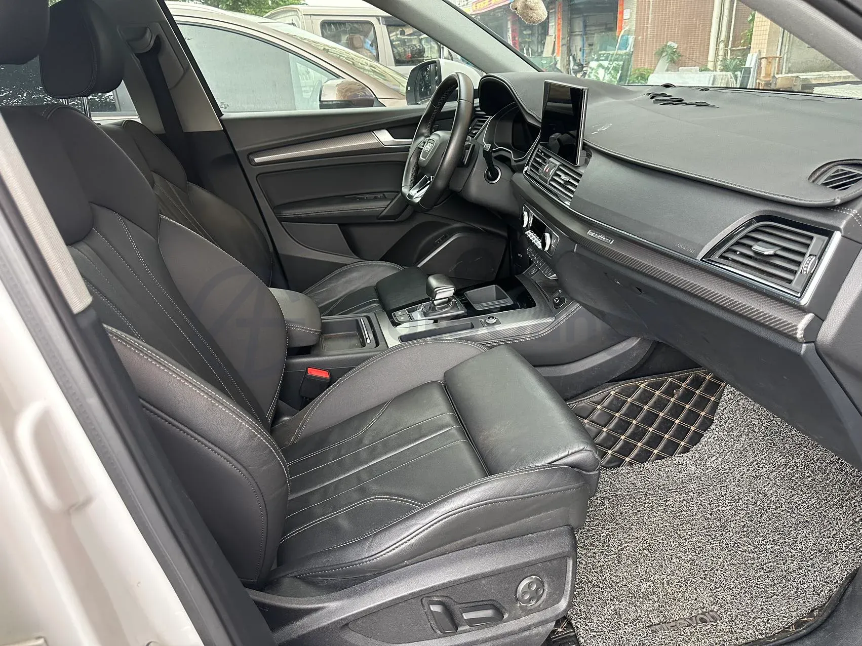 2021 Audi Q5L 2.0T 190HP L4 7DCT,autocango,china used car exporter,china ev exporter,chinese used car exporter,chinese used ev exporter