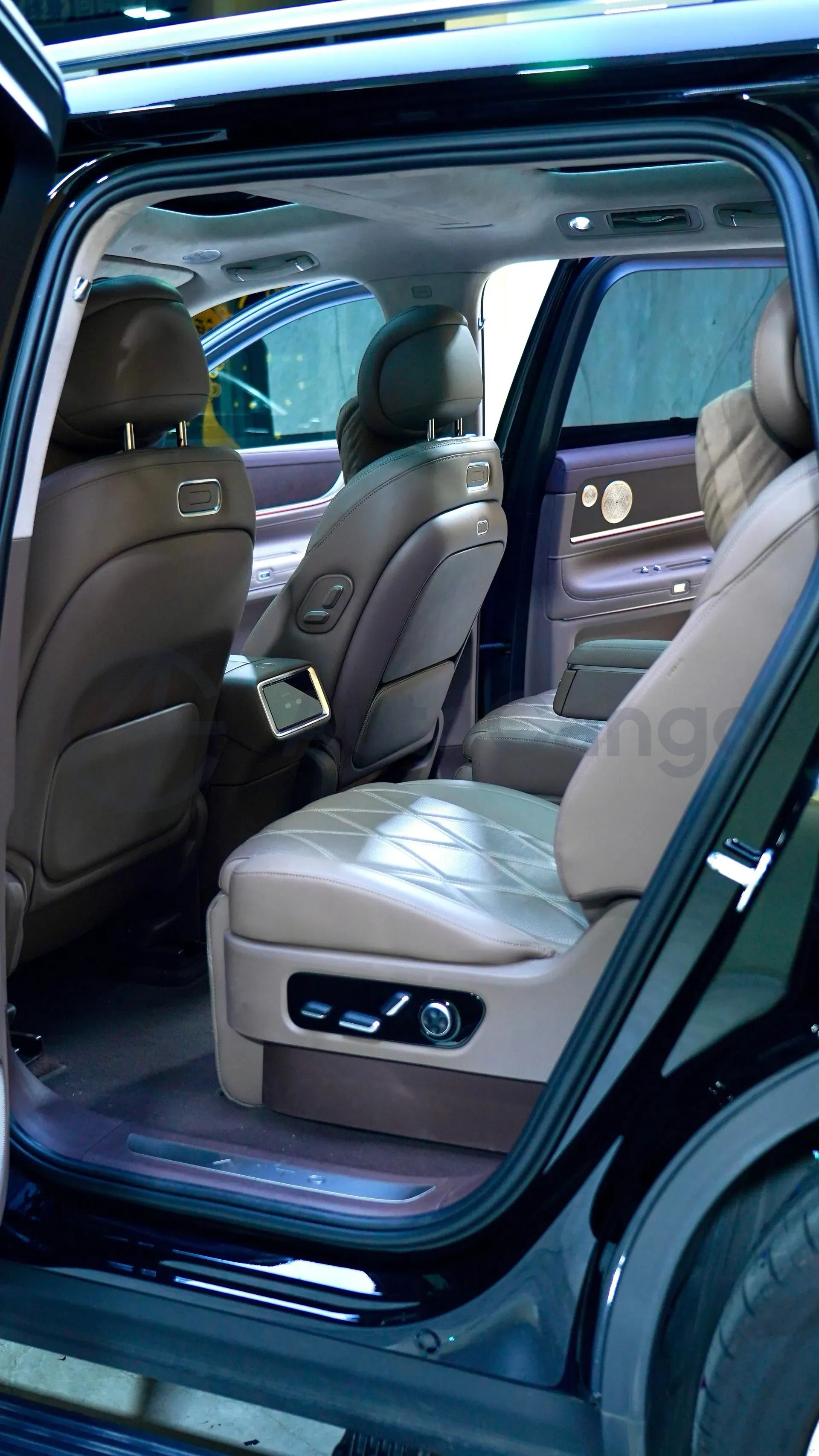 2025 HIMA AITO M9 REEV 160HP REEV 52KWH,autocango,china used car exporter,china ev exporter,chinese used car exporter,chinese used ev exporter