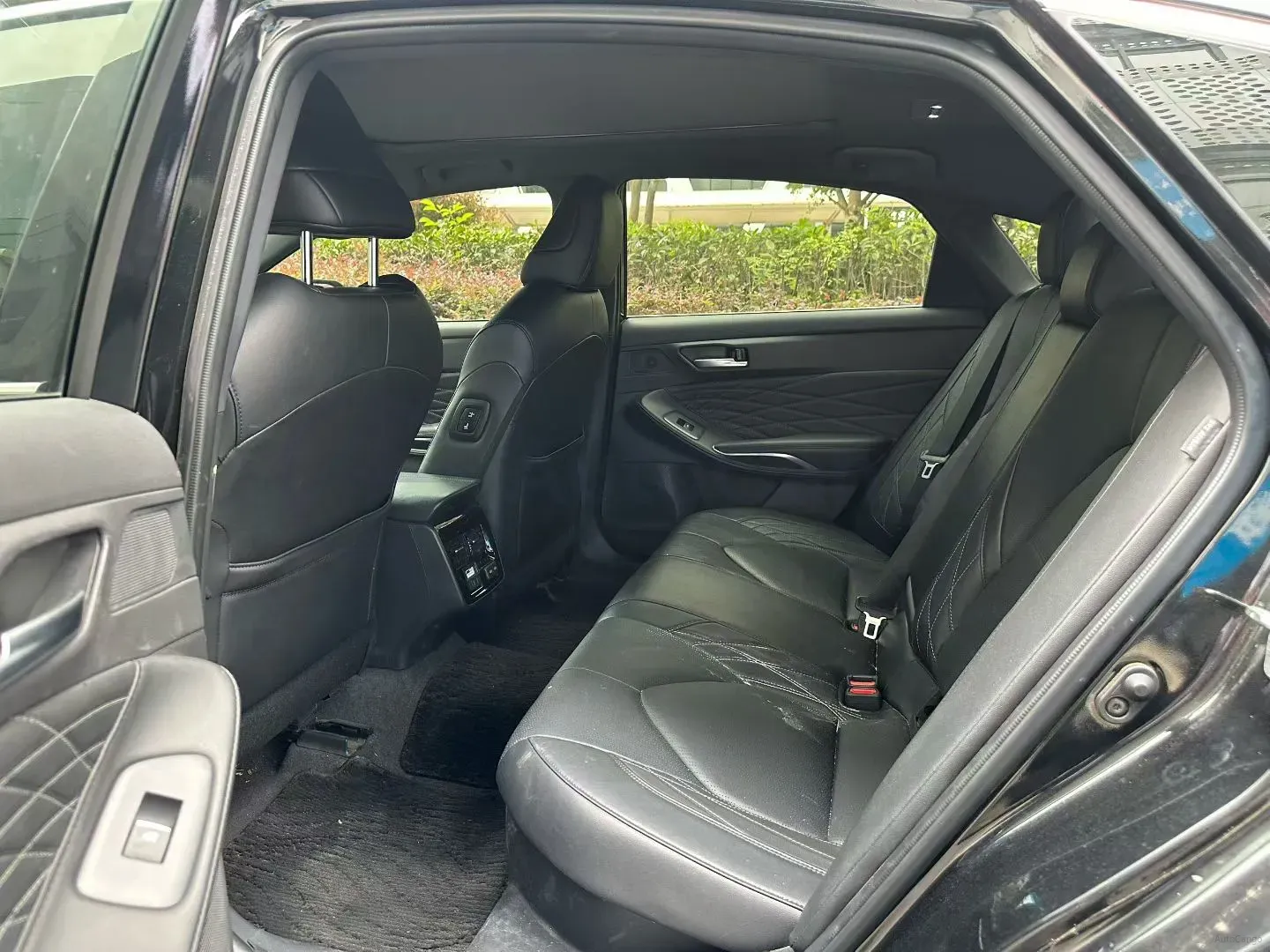 2022 Toyota Avalon 2.5L 178HP L4 E-CVT Hybrid,autocango,china used car exporter,china ev exporter,chinese used car exporter,chinese used ev exporter