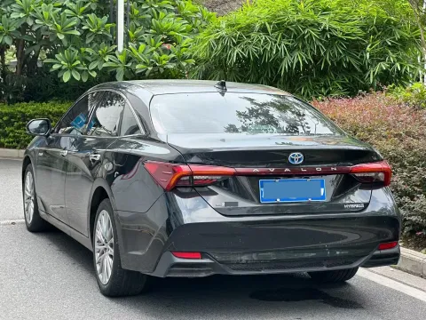 2022 Toyota Avalon 2.5L 178HP L4 E-CVT Hybrid