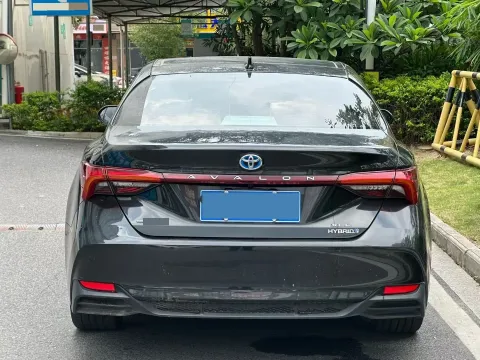 2022 Toyota Avalon 2.5L 178HP L4 E-CVT Hybrid