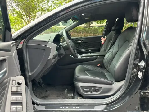 2022 Toyota Avalon 2.5L 178HP L4 E-CVT Hybrid