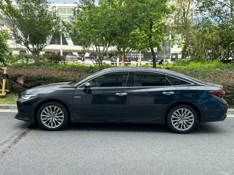 2022 Toyota Avalon 2.5L 178HP L4 E-CVT Hybrid