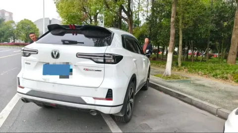 2022 ChangAn CS75 Plus 1.5T 178HP L4 6AT,autocango,china used car exporter,china ev exporter,chinese used car exporter,chinese used ev exporter