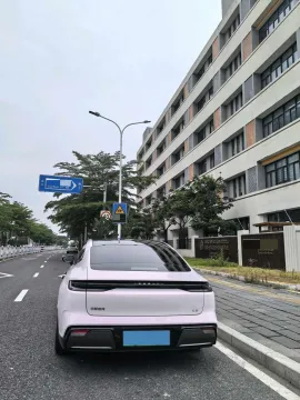 2024 Geely Galaxy E8 BEV 76KWH