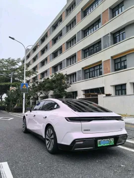 2024 Geely Galaxy E8 BEV 76KWH