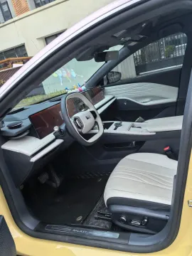 2024 Geely Galaxy E8 BEV 76KWH