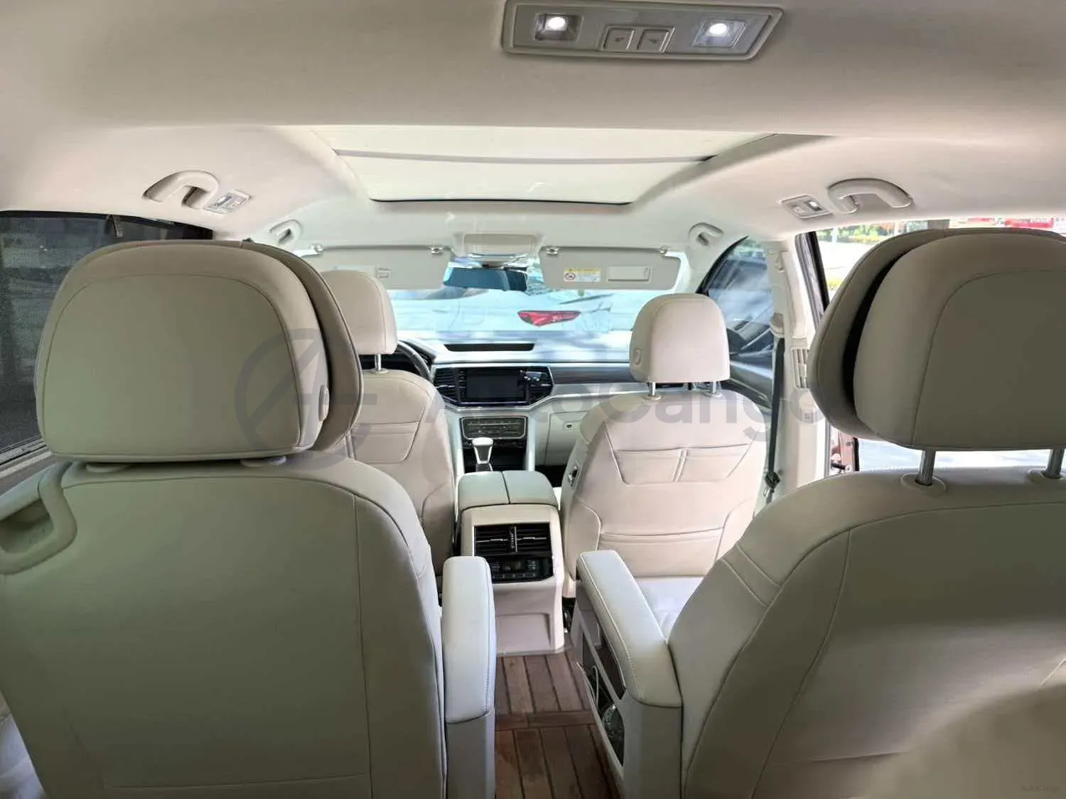 2020 Volkswagen Viloran 2.0T 220HP L4 7DCT,autocango,china used car exporter,china ev exporter,chinese used car exporter,chinese used ev exporter