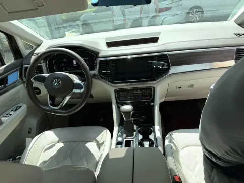 2020 Volkswagen Viloran 2.0T 220HP L4 7DCT