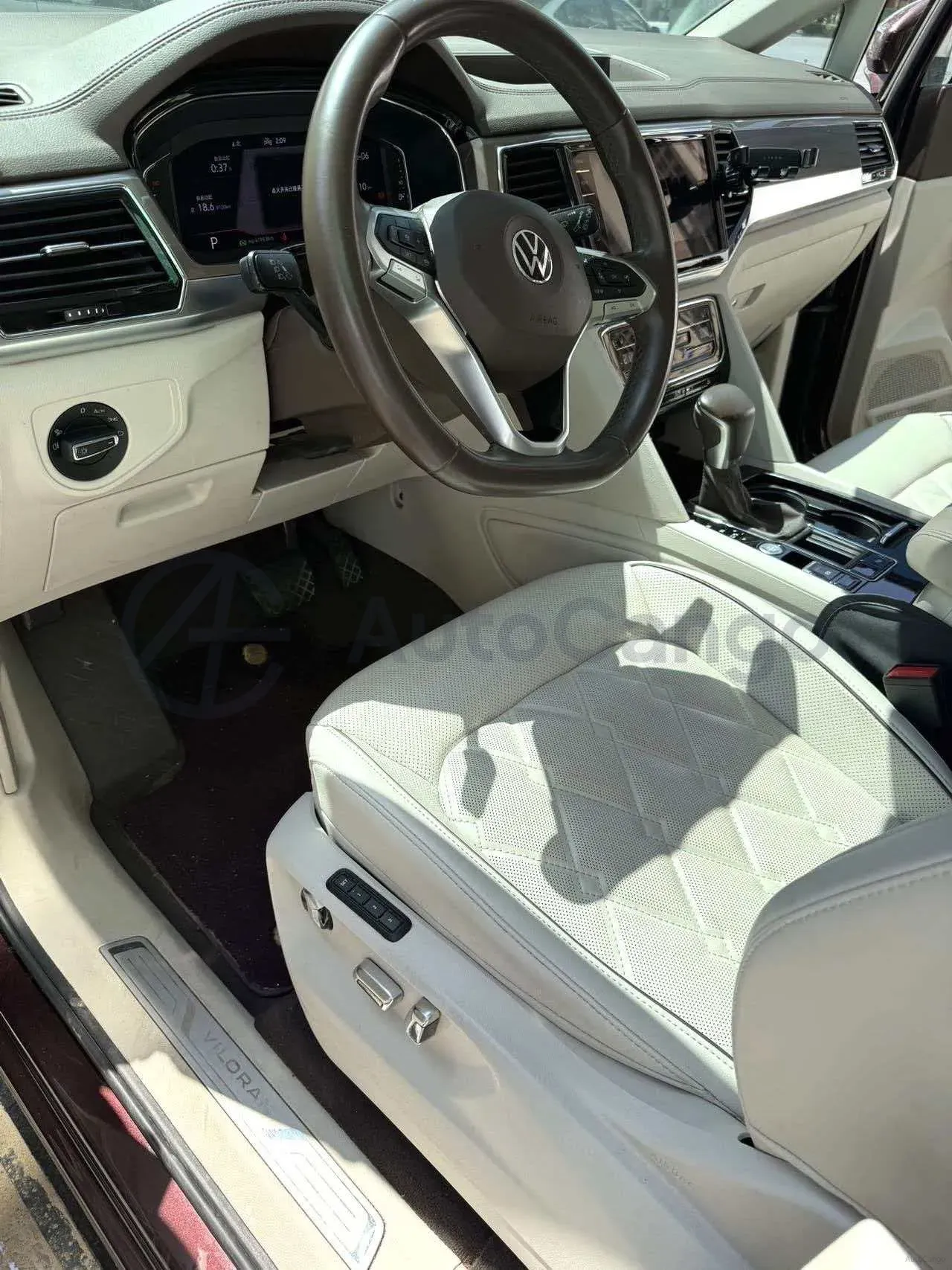 2020 Volkswagen Viloran 2.0T 220HP L4 7DCT,autocango,china used car exporter,china ev exporter,chinese used car exporter,chinese used ev exporter