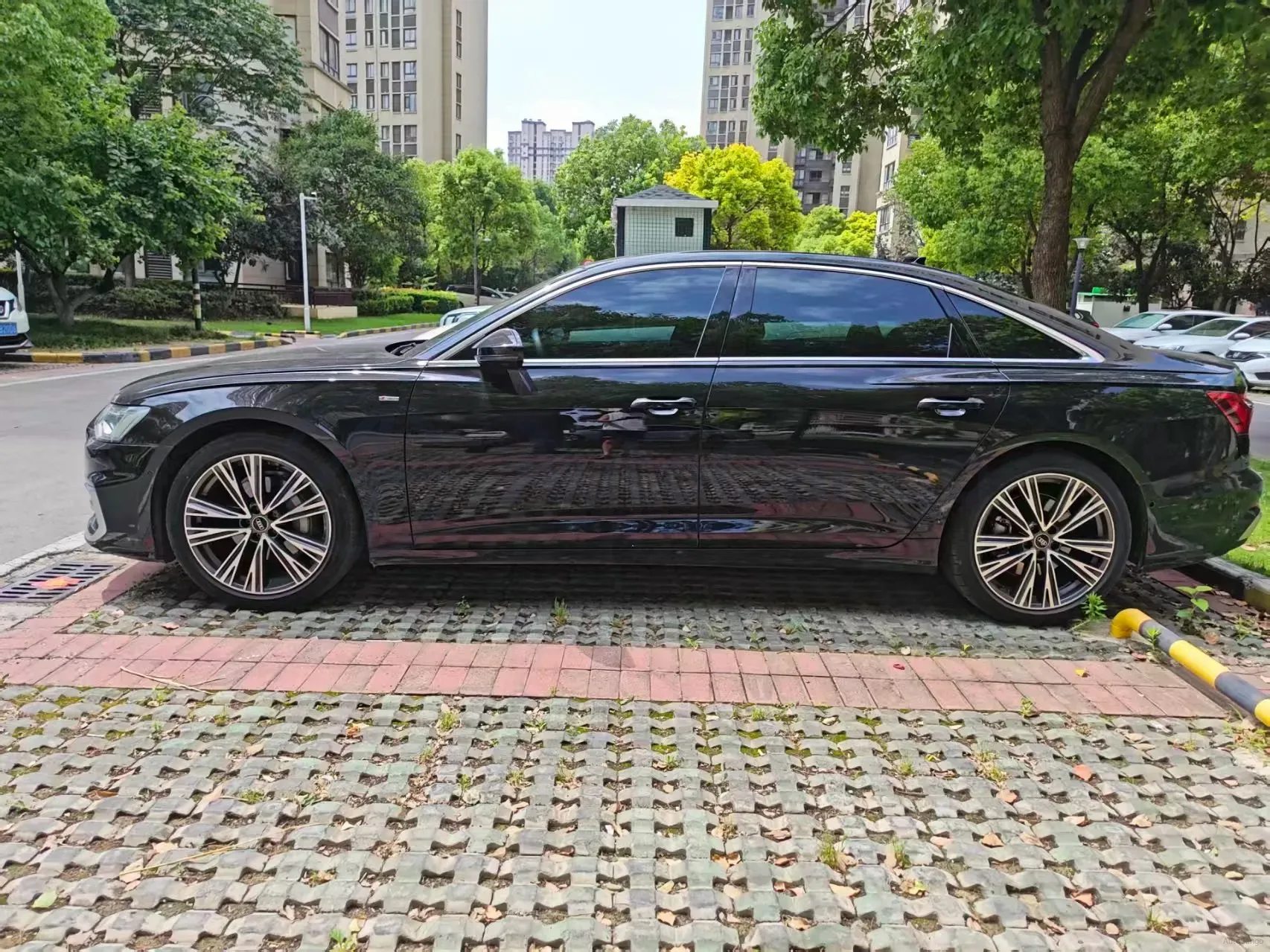2024 Audi A6L 2.0T 245HP L4 7DCT,autocango,china used car exporter,china ev exporter,chinese used car exporter,chinese used ev exporter