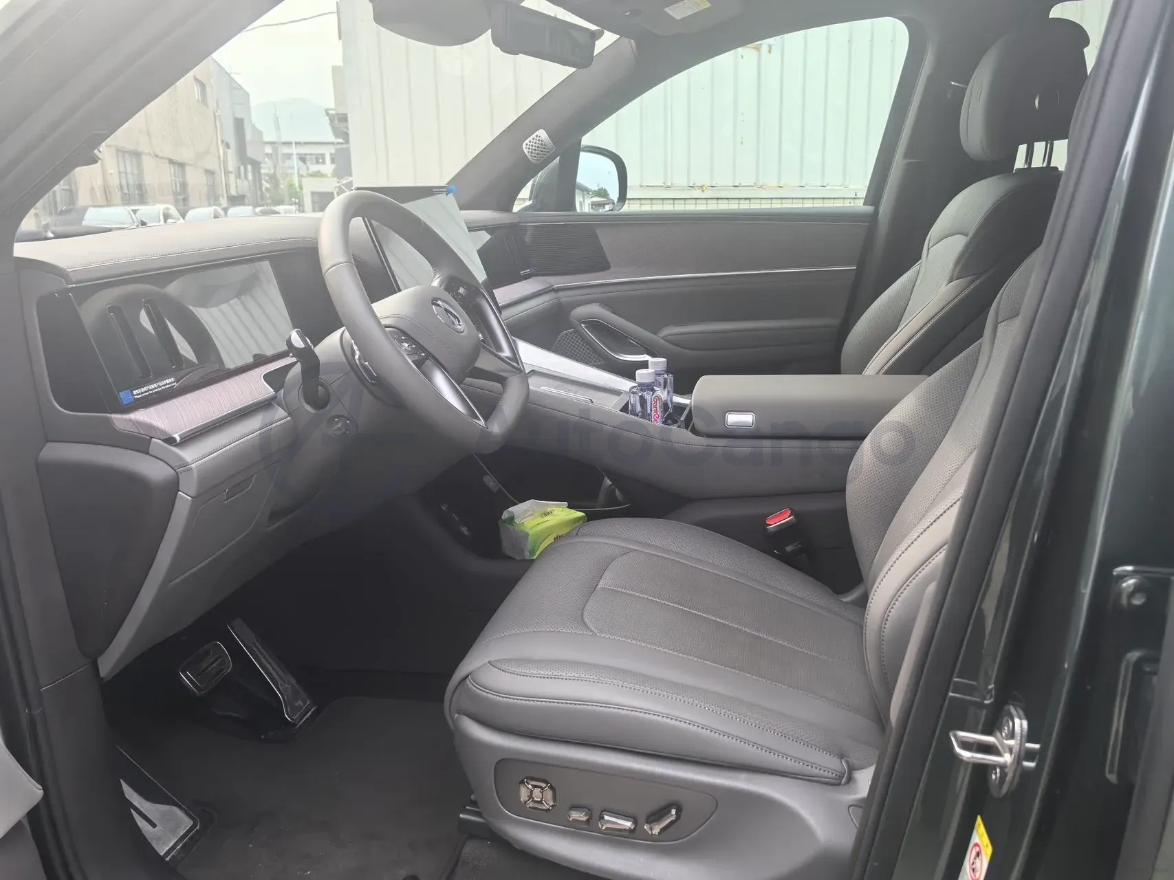 2025 Denza DenzaN9 2.0T 207HP L4 E-CVT PHEV,autocango,china used car exporter,china ev exporter,chinese used car exporter,chinese used ev exporter