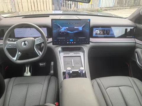 2025 Denza DenzaN9 2.0T 207HP L4 E-CVT PHEV