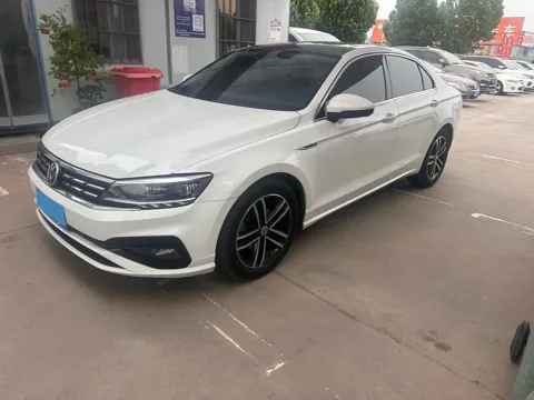2019 VOLKSWAGEN PASSAT,autocango,china used car exporter,china ev exporter,chinese used car exporter,chinese used ev exporter