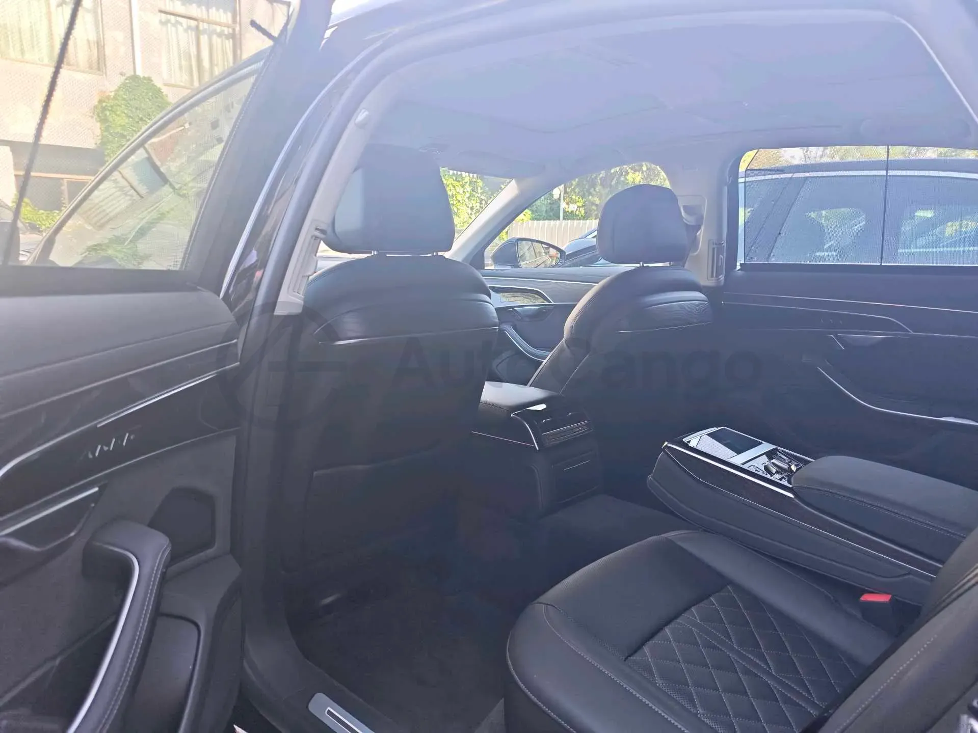 2025 Audi A8 3.0T 286HP V6 8AT,autocango,china used car exporter,china ev exporter,chinese used car exporter,chinese used ev exporter
