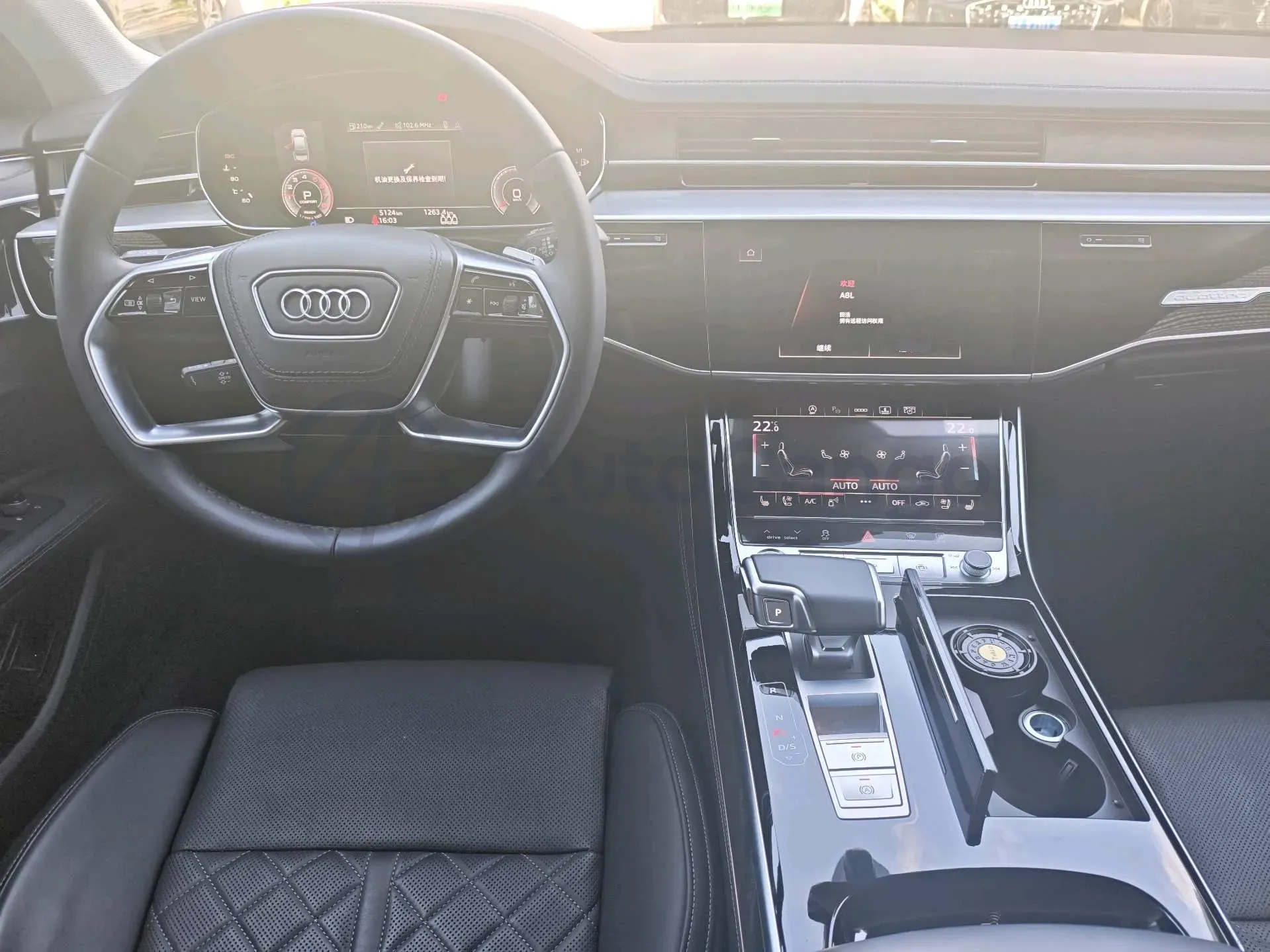 2025 Audi A8 3.0T 286HP V6 8AT,autocango,china used car exporter,china ev exporter,chinese used car exporter,chinese used ev exporter