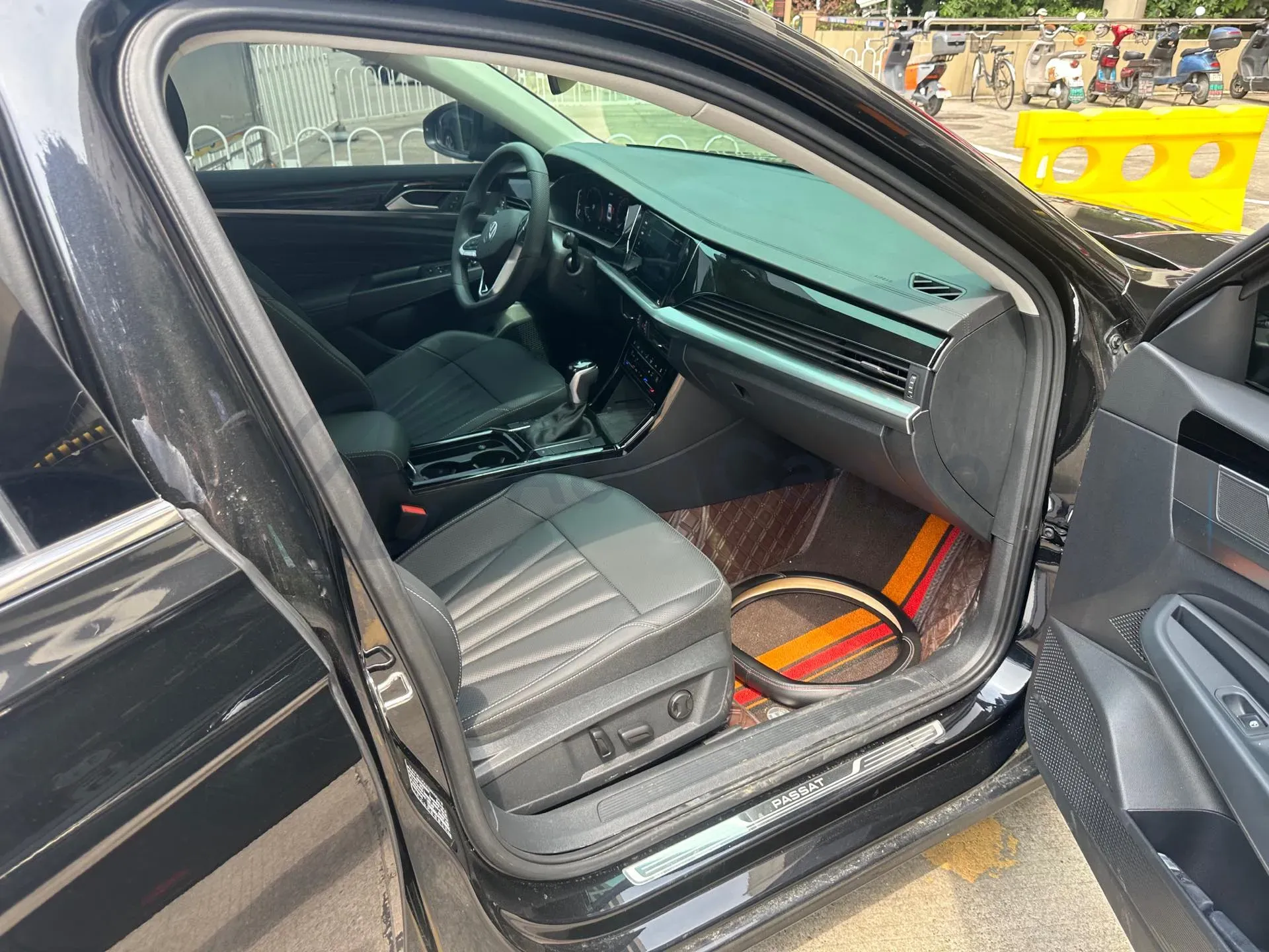 2024 Volkswagen Passat 2.0T 220HP L4 7DCT,autocango,china used car exporter,china ev exporter,chinese used car exporter,chinese used ev exporter
