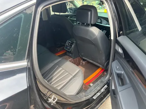 2024 Volkswagen Passat 2.0T 220HP L4 7DCT