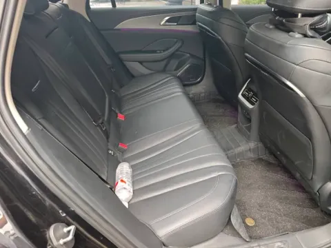 2023 HongQi H5 2.0T 224HP L4 8AT