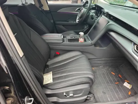 2023 HongQi H5 2.0T 224HP L4 8AT