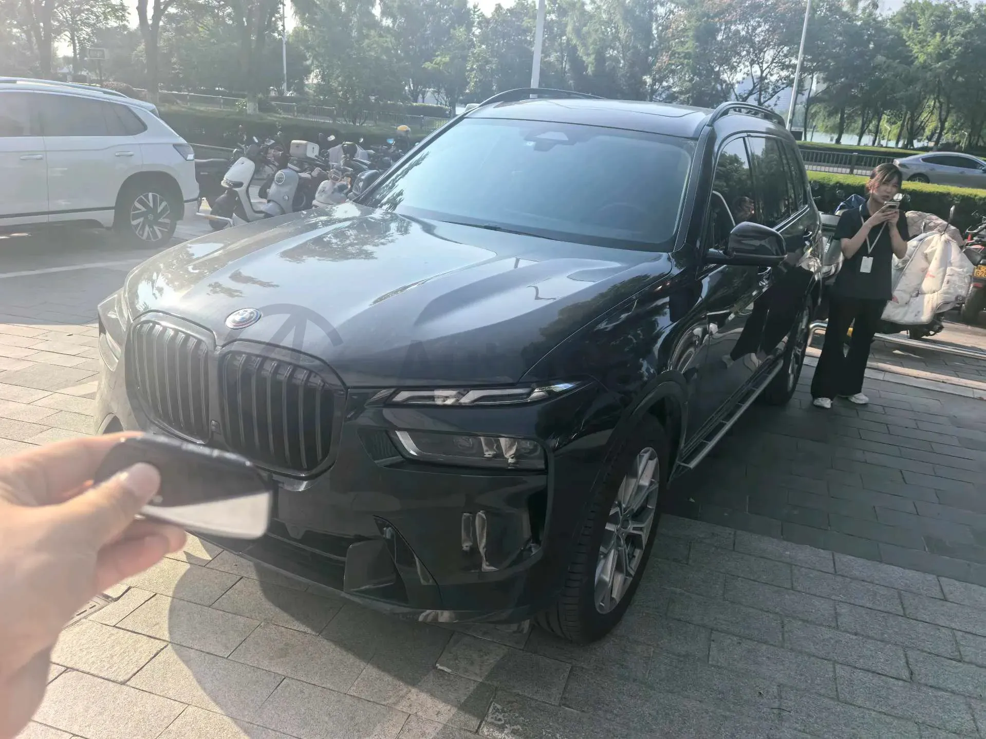 2024 BMW X7 3.0T 381HP L6 8AT,autocango,china used car exporter,china ev exporter,chinese used car exporter,chinese used ev exporter