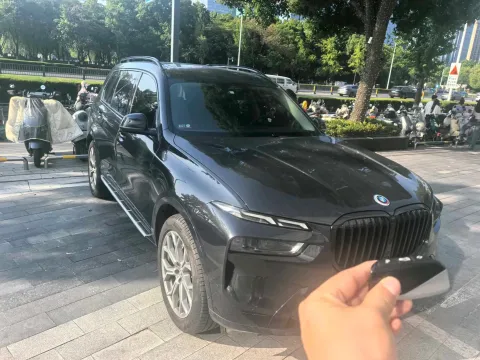 2024 BMW X7 3.0T 381HP L6 8AT