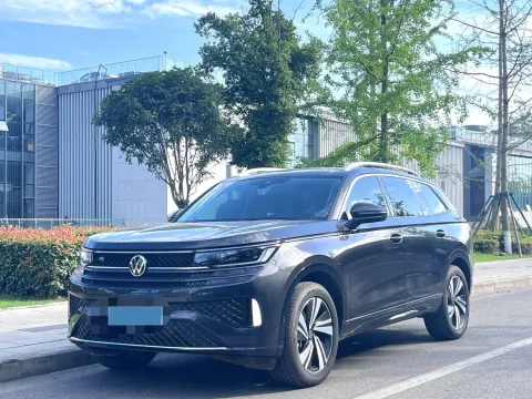 2025 VOLKSWAGEN TAVENDOR,autocango,china used car exporter,china ev exporter,chinese used car exporter,chinese used ev exporter
