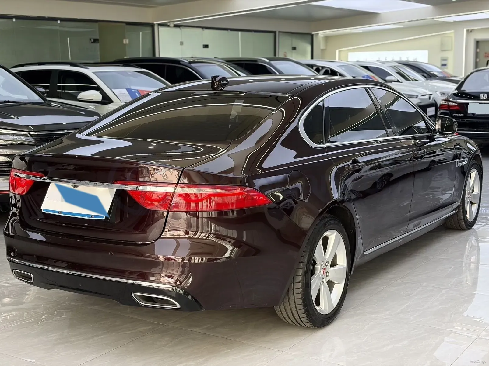 2021 Jaguar XFL 2.0T 200HP L4 8AT,autocango,china used car exporter,china ev exporter,chinese used car exporter,chinese used ev exporter