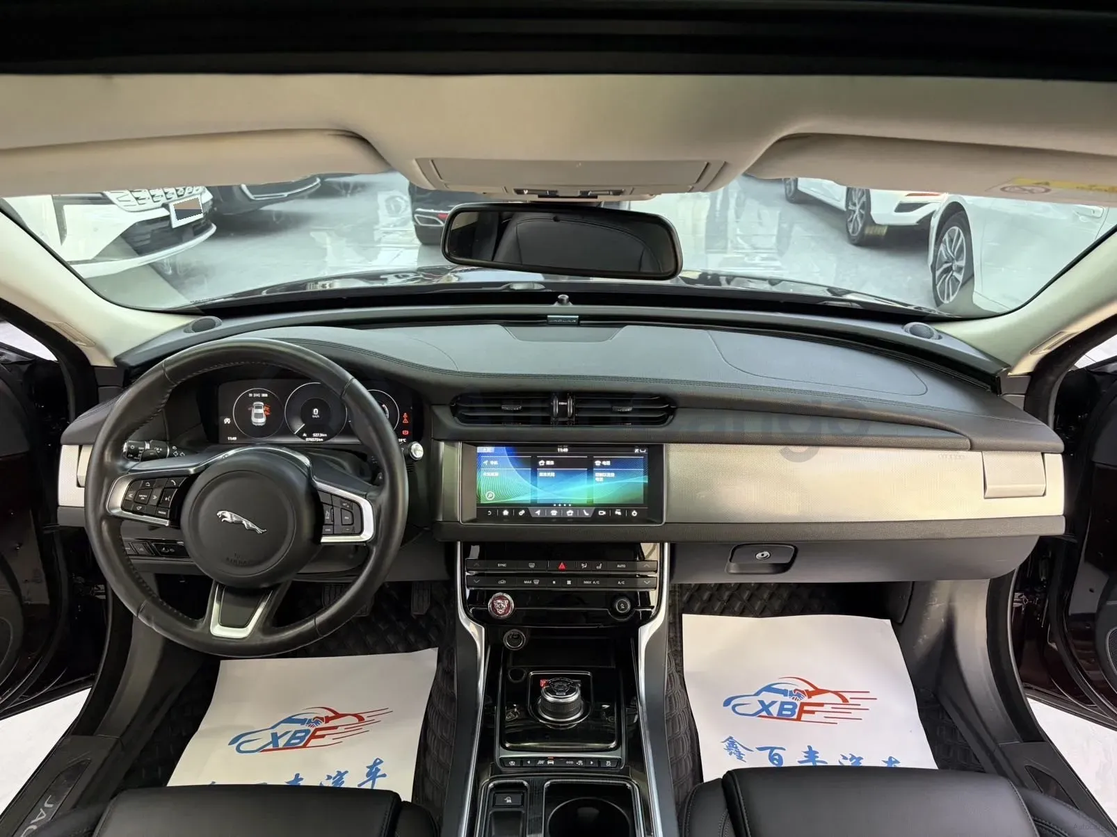 2021 Jaguar XFL 2.0T 200HP L4 8AT,autocango,china used car exporter,china ev exporter,chinese used car exporter,chinese used ev exporter