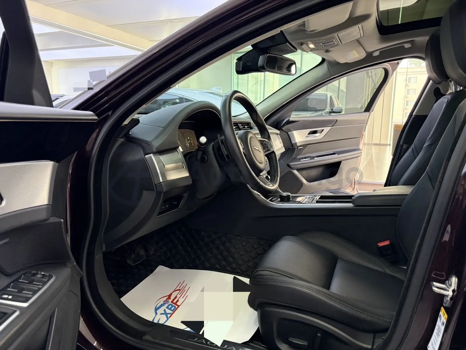2021 Jaguar XFL 2.0T 200HP L4 8AT,autocango,china used car exporter,china ev exporter,chinese used car exporter,chinese used ev exporter