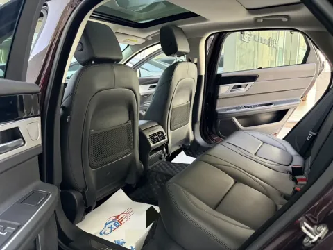 2021 Jaguar XFL 2.0T 200HP L4 8AT