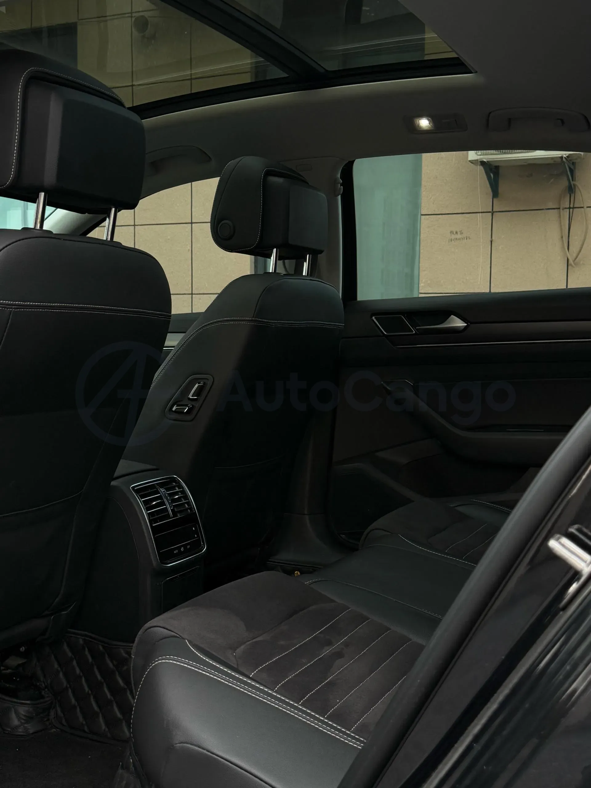 2020 Volkswagen Magotan 2.0T 186HP L4 7DCT,autocango,china used car exporter,china ev exporter,chinese used car exporter,chinese used ev exporter