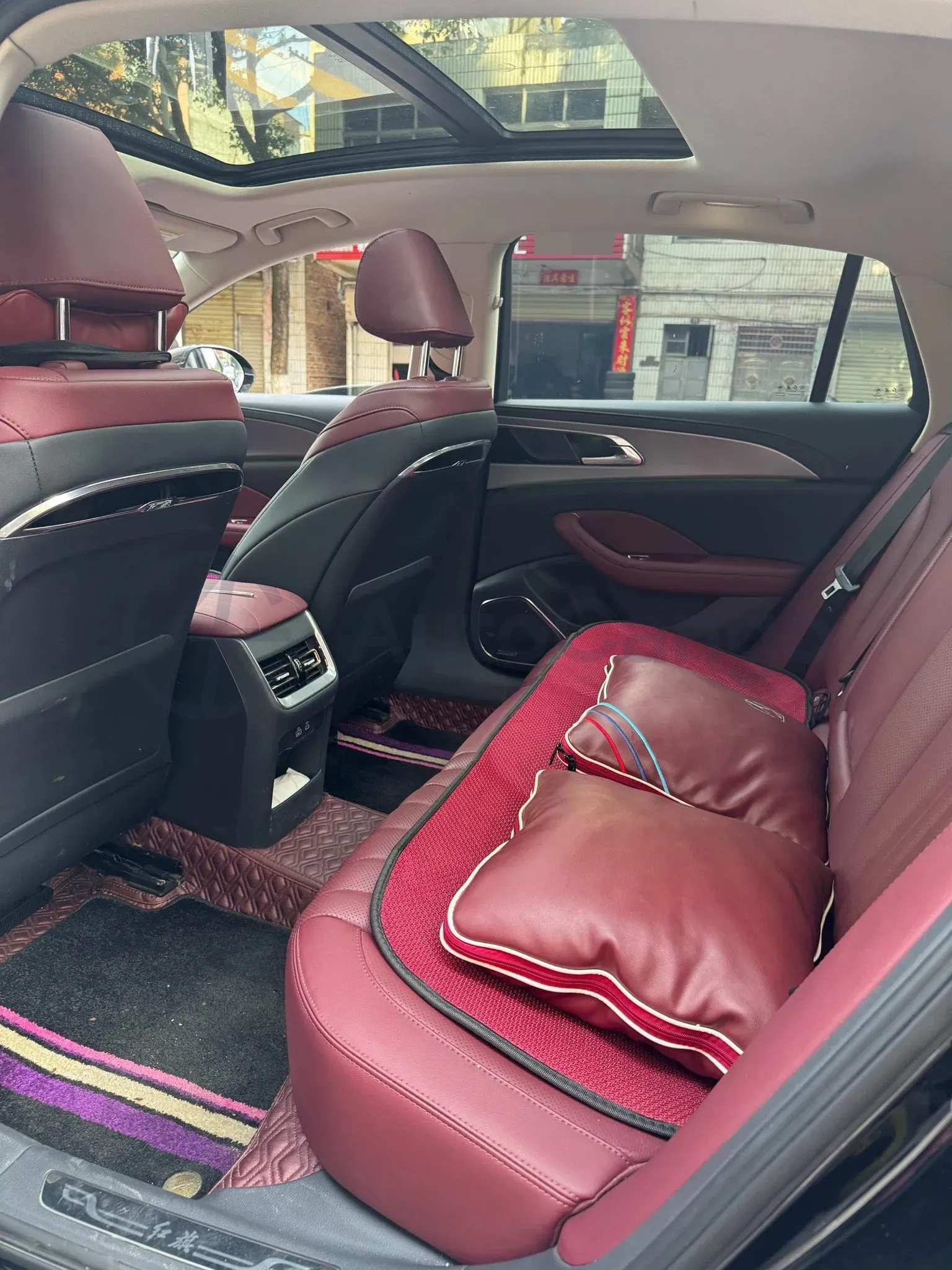 2023 HongQi H5 2.0T 224HP L4 8AT,autocango,china used car exporter,china ev exporter,chinese used car exporter,chinese used ev exporter