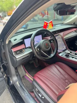 2023 HongQi H5 2.0T 224HP L4 8AT