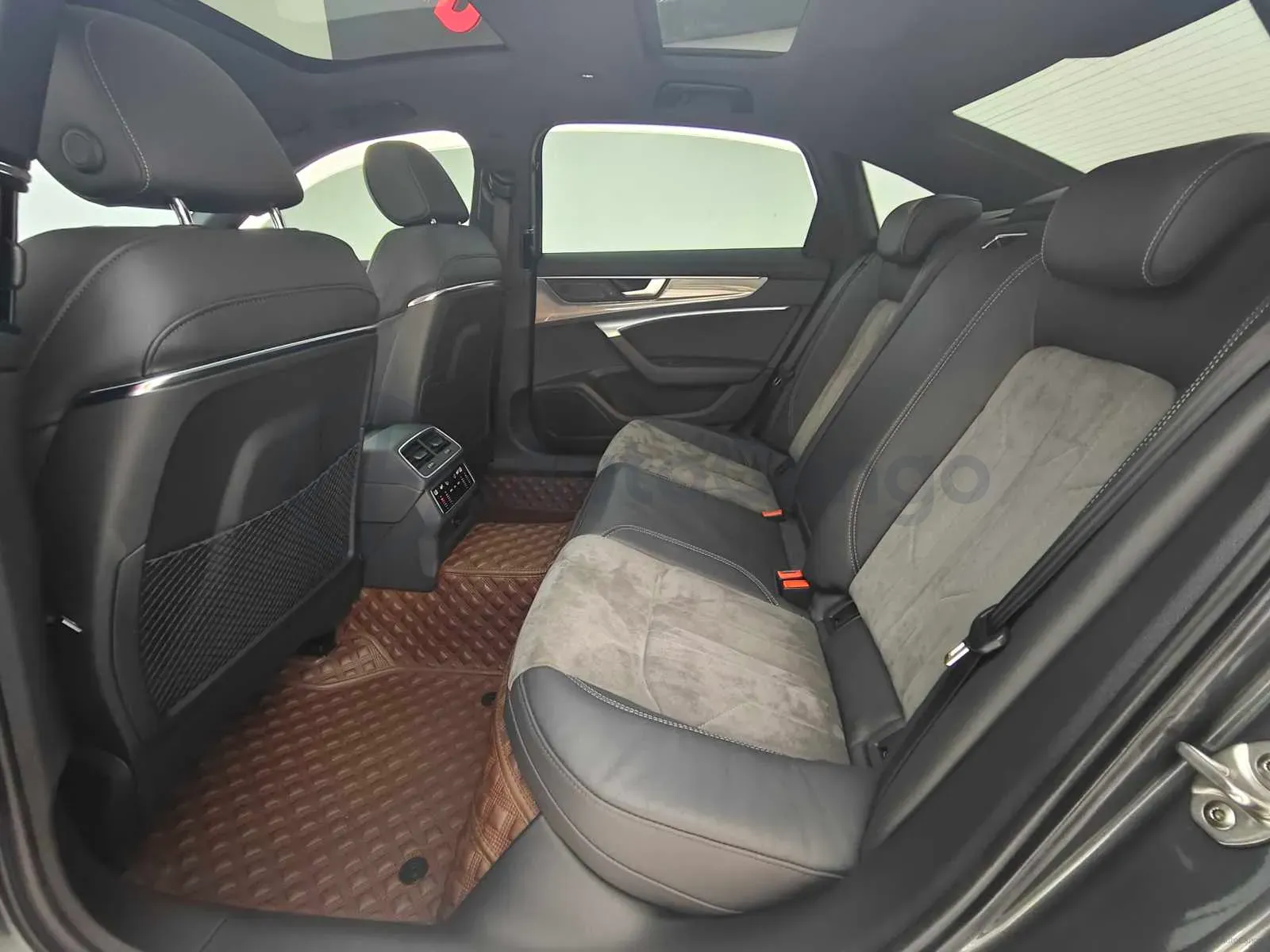 2021 Audi A6L 2.0T 224HP L4 7DCT,autocango,china used car exporter,china ev exporter,chinese used car exporter,chinese used ev exporter