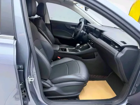 2023 Roewe i5 1.5L 129HP L4 CVT