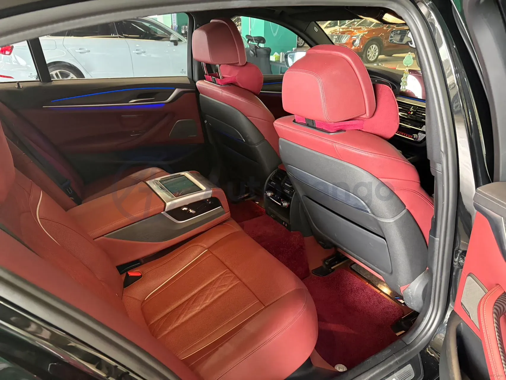 2022 BMW 5 Series 2.0T 252HP L4 8AT,autocango,china used car exporter,china ev exporter,chinese used car exporter,chinese used ev exporter