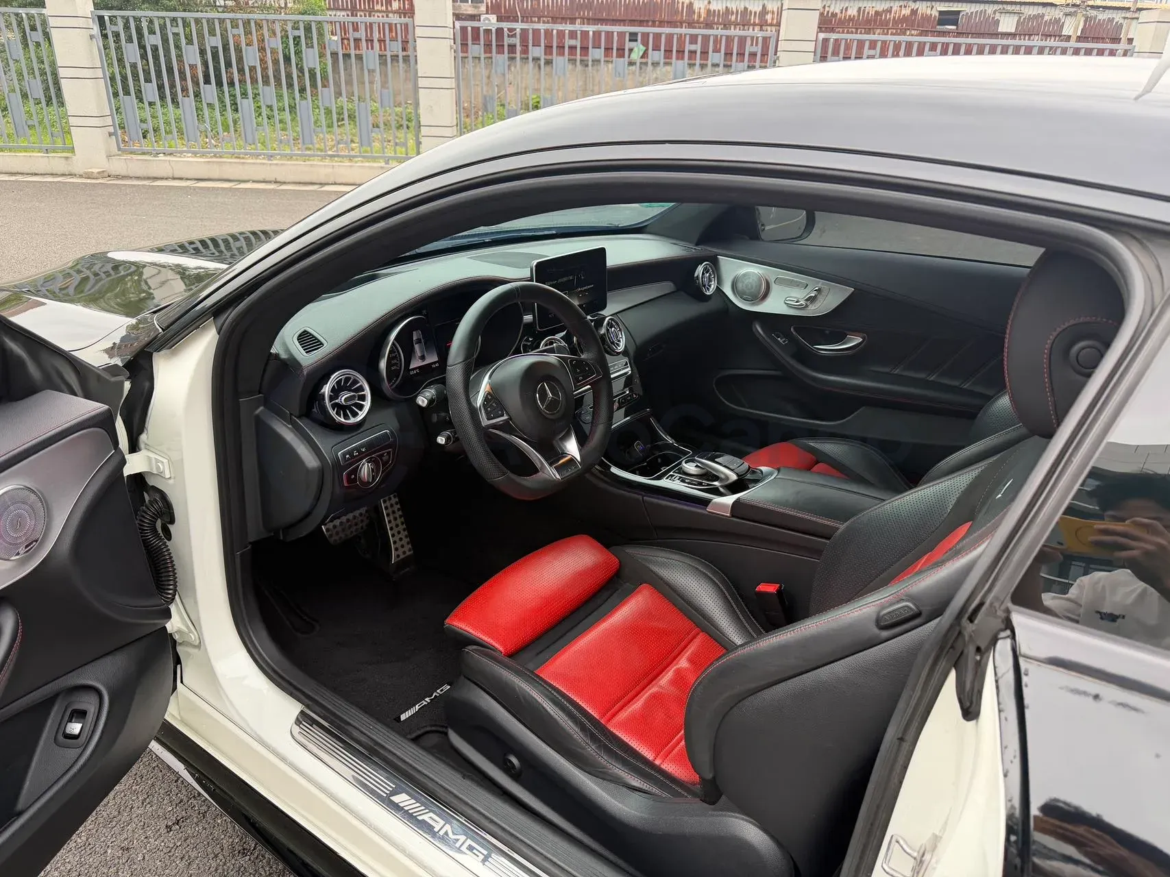 2016 Mercedes-Benz C AMG 4.0T 476HP V8 7AT,autocango,china used car exporter,china ev exporter,chinese used car exporter,chinese used ev exporter