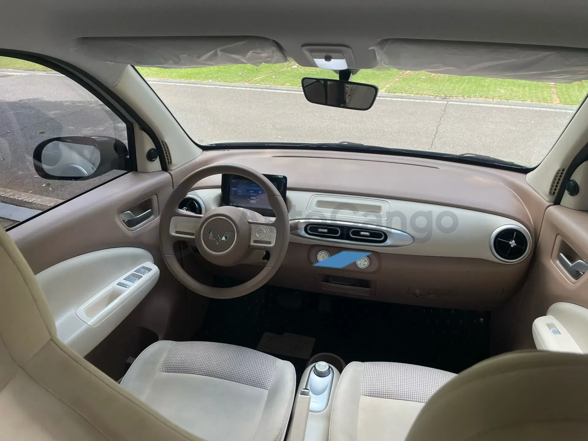 2025 WuLing HongGuang MINI EV BEV 16.2KWH,autocango,china used car exporter,china ev exporter,chinese used car exporter,chinese used ev exporter