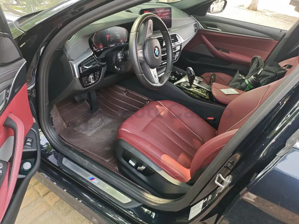 2023 BMW 5 Series 2.0T 245HP L4 8AT,autocango,china used car exporter,china ev exporter,chinese used car exporter,chinese used ev exporter