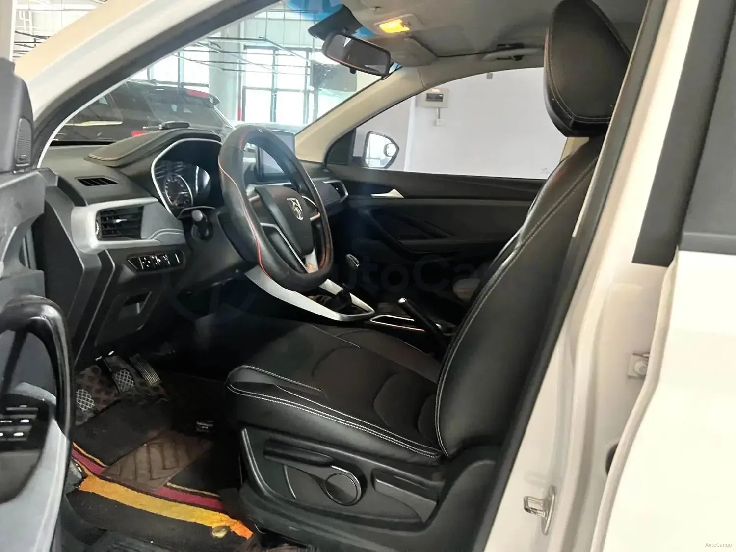 2018 BaoJun 530 1.5T 150HP L4 6MT,autocango,china used car exporter,china ev exporter,chinese used car exporter,chinese used ev exporter