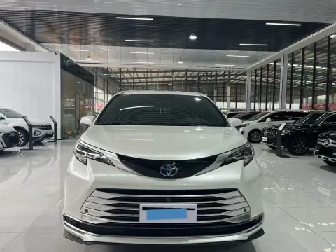 2021 Toyota Sienna 2.5L 192HP L4 E-CVT Hybrid