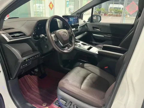 2021 Toyota Sienna 2.5L 192HP L4 E-CVT Hybrid