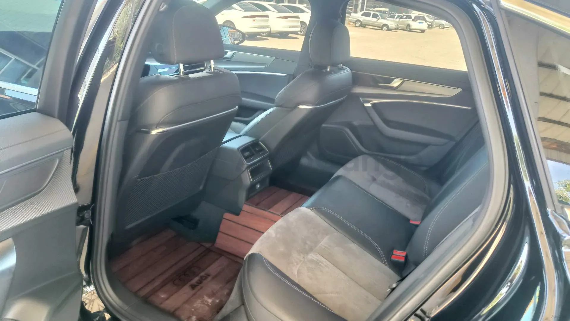 2021 Audi A6L 2.0T 190HP L4 7DCT,autocango,china used car exporter,china ev exporter,chinese used car exporter,chinese used ev exporter