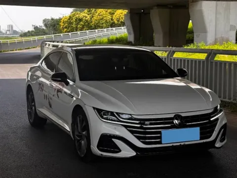 2023 Volkswagen CC 2.0T 220HP L4 7DCT,autocango,china used car exporter,china ev exporter,chinese used car exporter,chinese used ev exporter